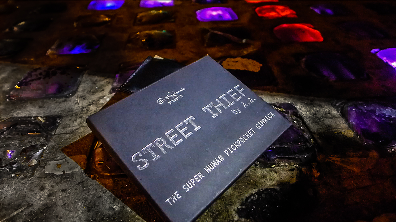  Paul Harris Presents Street Thief (Japanese Yen - RED) by & Paul Harris 